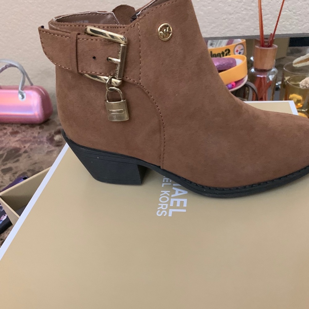 Little girls size 2